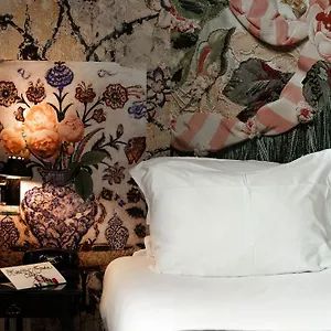 Du Petit Moulin, Haute Couture By Lacroix 4*, Parigi Francia